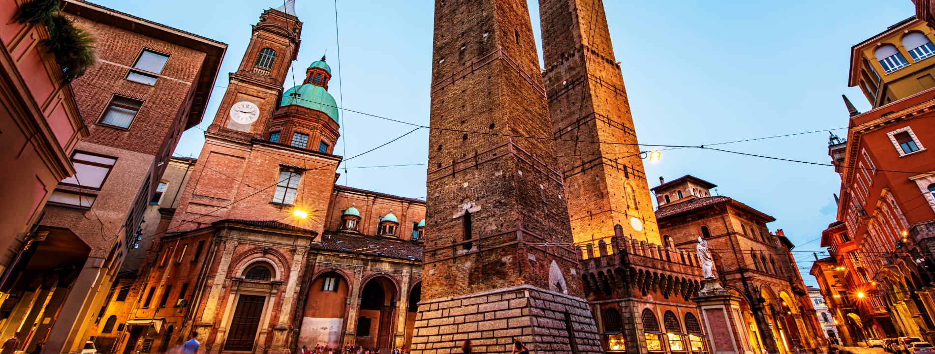 Torre Garisenda e degli Asinelli, Bologna | Eden Viaggi