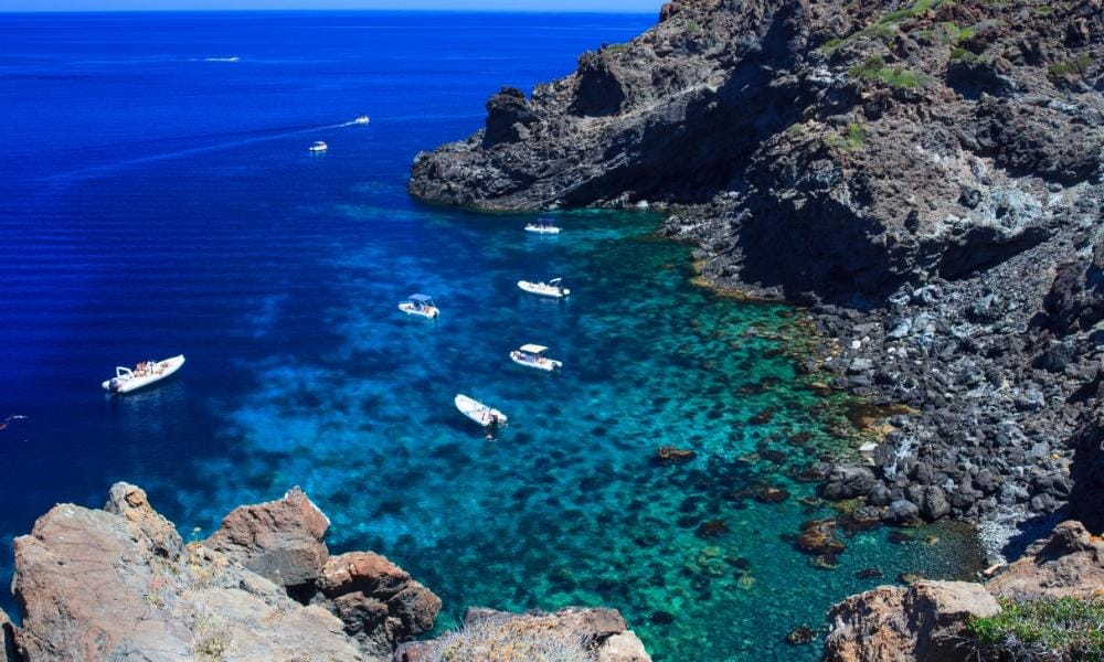 Pantelleria: dove si trova e come raggiungerla | Eden Viaggi