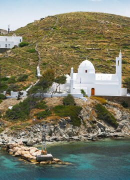 Chiesa di Agia Irini, porto di Ormos - Ios | Eden Viaggi